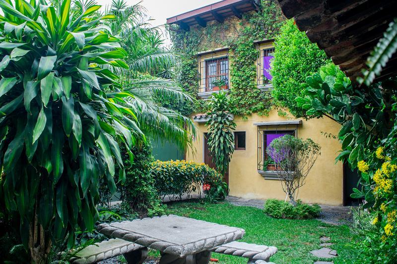 Hotel Casa Rustica By Ahs Antigua Екстер'єр фото